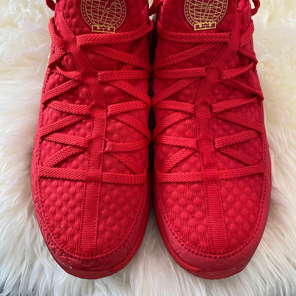 Nike LeBron 17 Low Sneakers - Unisex - Picture 3 of 9